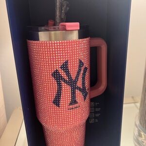 MLB BIing Colossal 46oz Tumbler New York Yankee baseball spill proof double wall